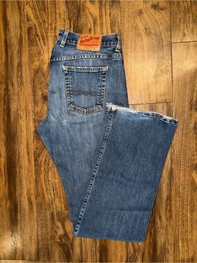 Lucky Brand Medium Wash Button Fly Straight Leg Jeans